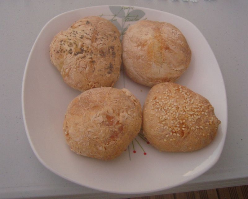 Petits pains spéciaux nature au pavot au sésame Petits pains spéciaux nature au pavot au sésame