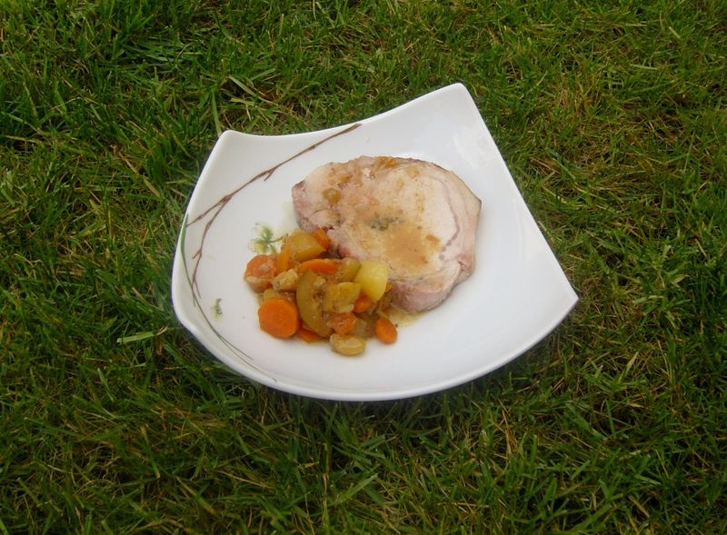 Roti de Porc tranché, Miel, Romarin et ses petits légumes Roti de Porc tranché, Miel, Romarin et ses petits légumes