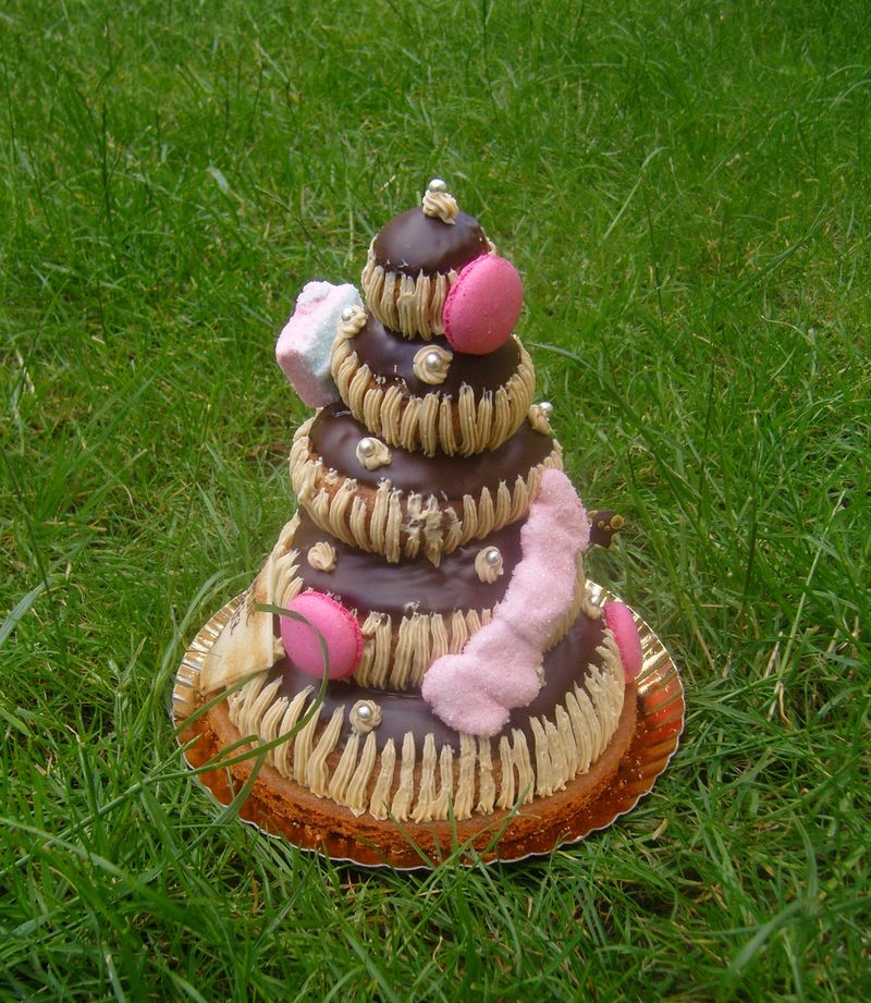 Bigot Religieuse Pièce Montée au chocolat
