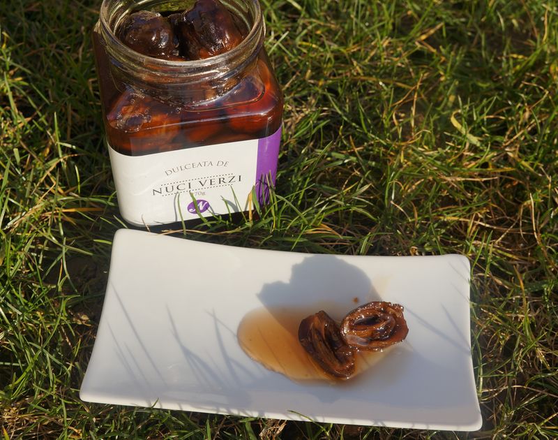 Confiture de Noix Vertes
