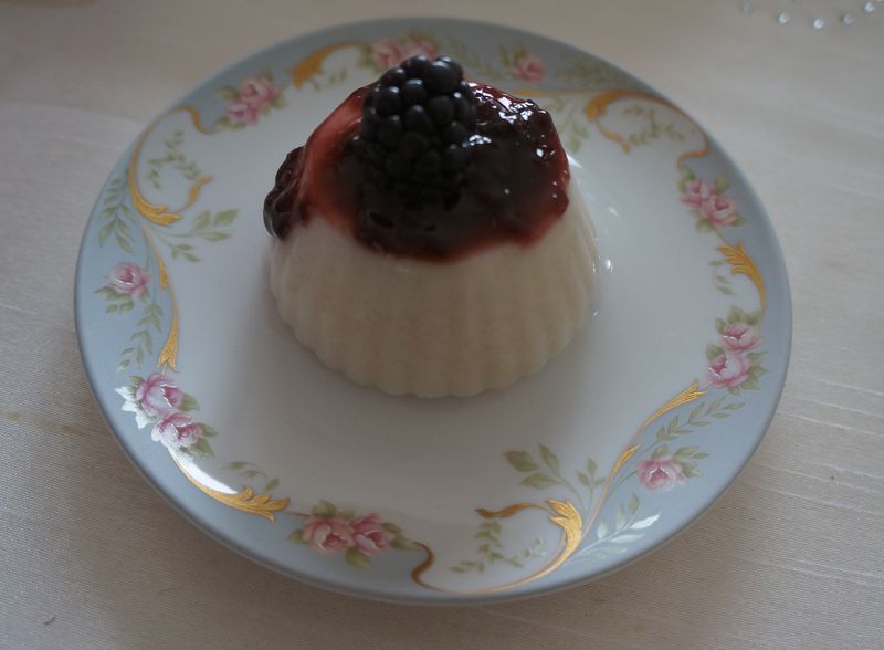 Flan au Lait d'Amande et Mûres