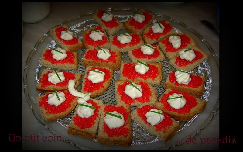 KIKI Un petit coin de paradis Canapés Oeufs de lompes Revisités